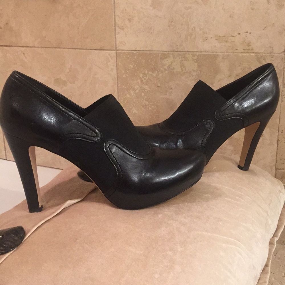 Like New-Franco Sarto Leather Shooties